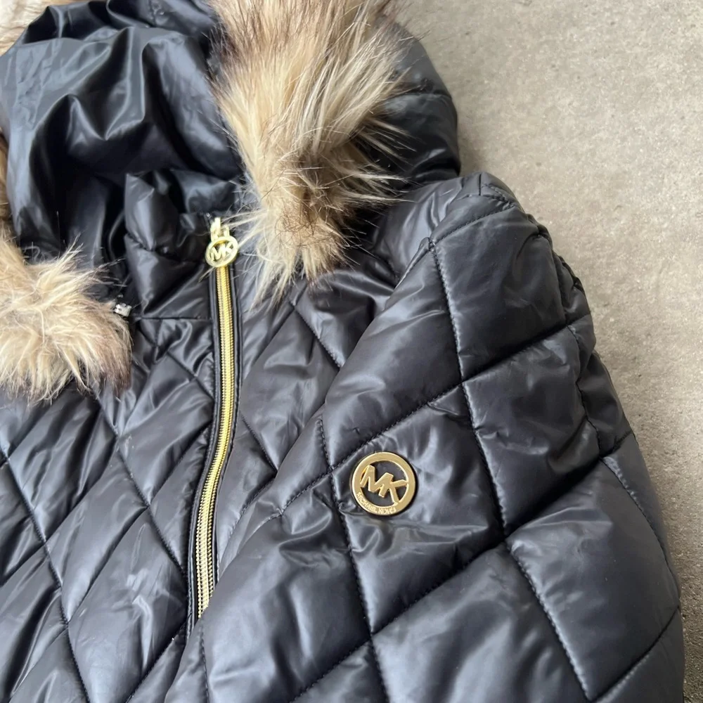 Michael Kors Women's Fuchsia Puffer Jacket - Picture 4 of 16